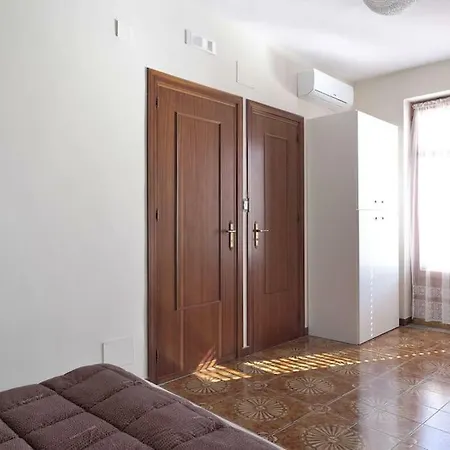 בית הארחה La Tana Del Lupo 3*